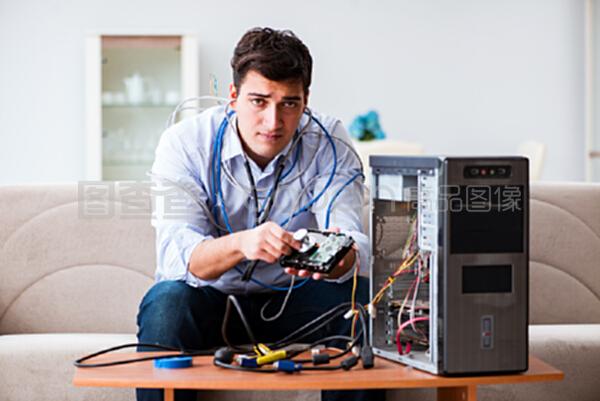 当电脑罢工 从沮丧到重获新生的维修之旅